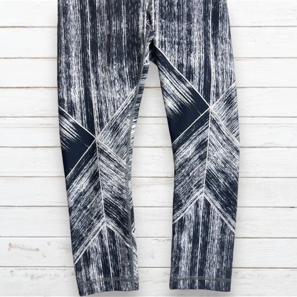 Lululemon Leggings Size 4 Wunder Under Leggings White Black - Picture 2 of 7